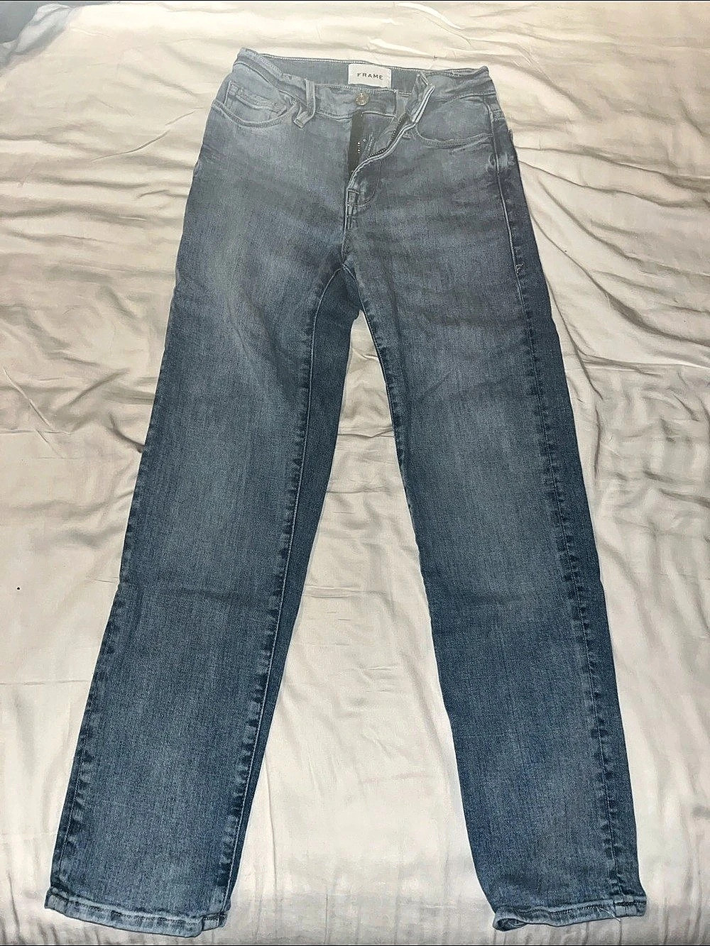 FRAME Le Nouveau Straight Leg Jeans in Blue